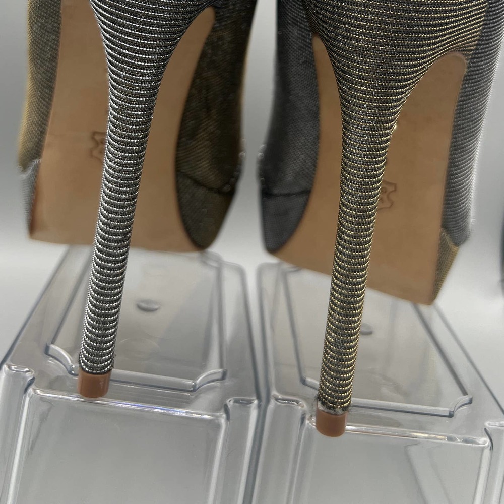 Charles David Vacci Silver Pumps sz 6 1/2 - Picture 8 of 10